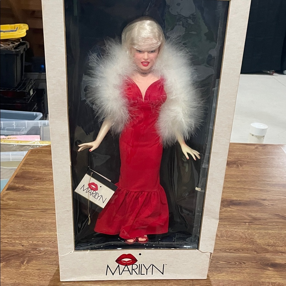 Marilyn Red Dress Doll with White Fur Stole